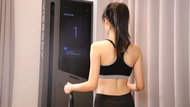 这款搭载Z6.COM摄像头的维塑体型追踪仪，能40秒复刻360°身材模型